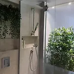 Exotic Fusion Double With Garden Apartmán