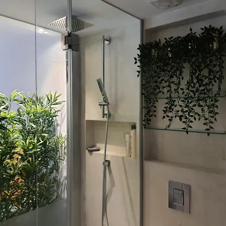 Exotic Fusion Double With Garden Lizbona